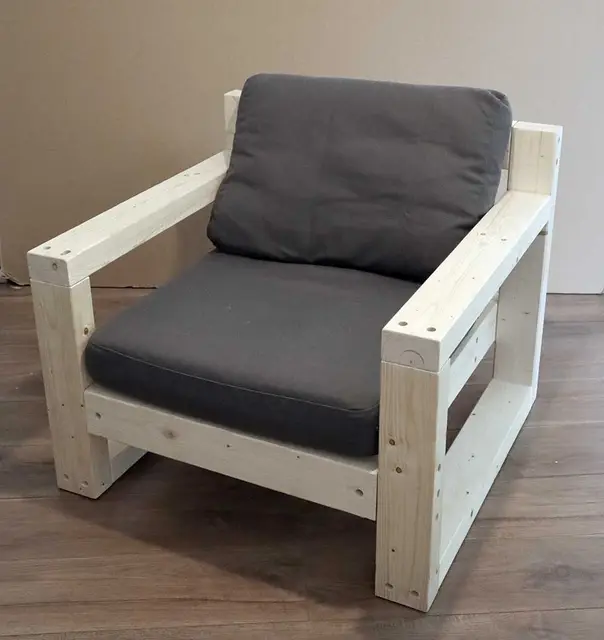 Heavy Simple Armchair